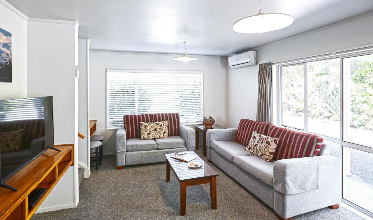 Turangi Leisure Lodge Bagian luar foto