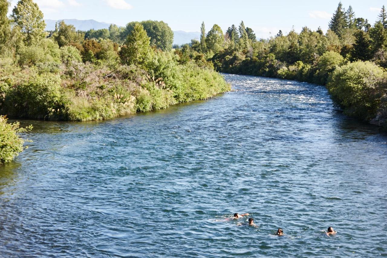 Turangi Leisure Lodge Bagian luar foto