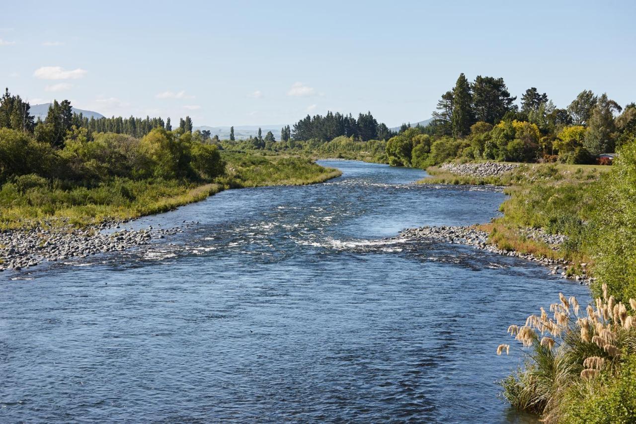 Turangi Leisure Lodge Bagian luar foto
