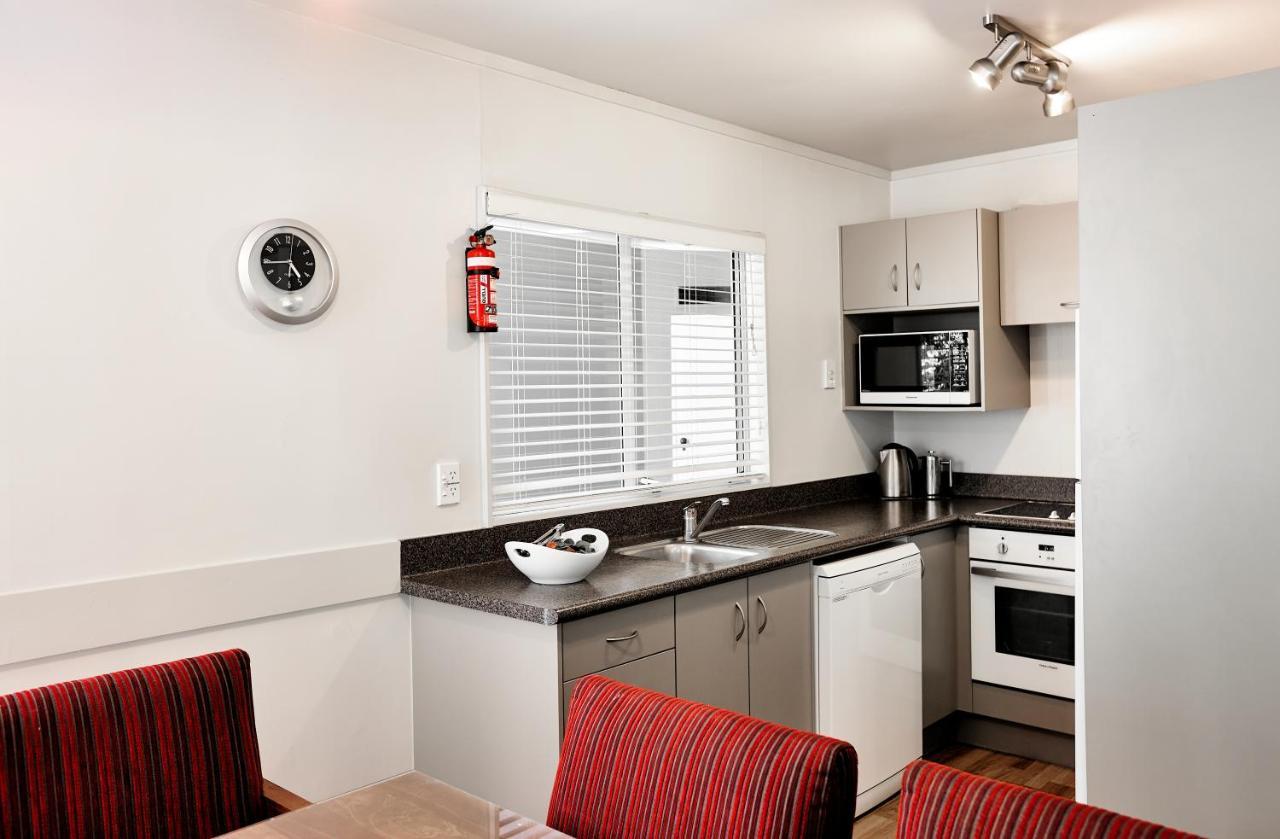 Turangi Leisure Lodge Bagian luar foto