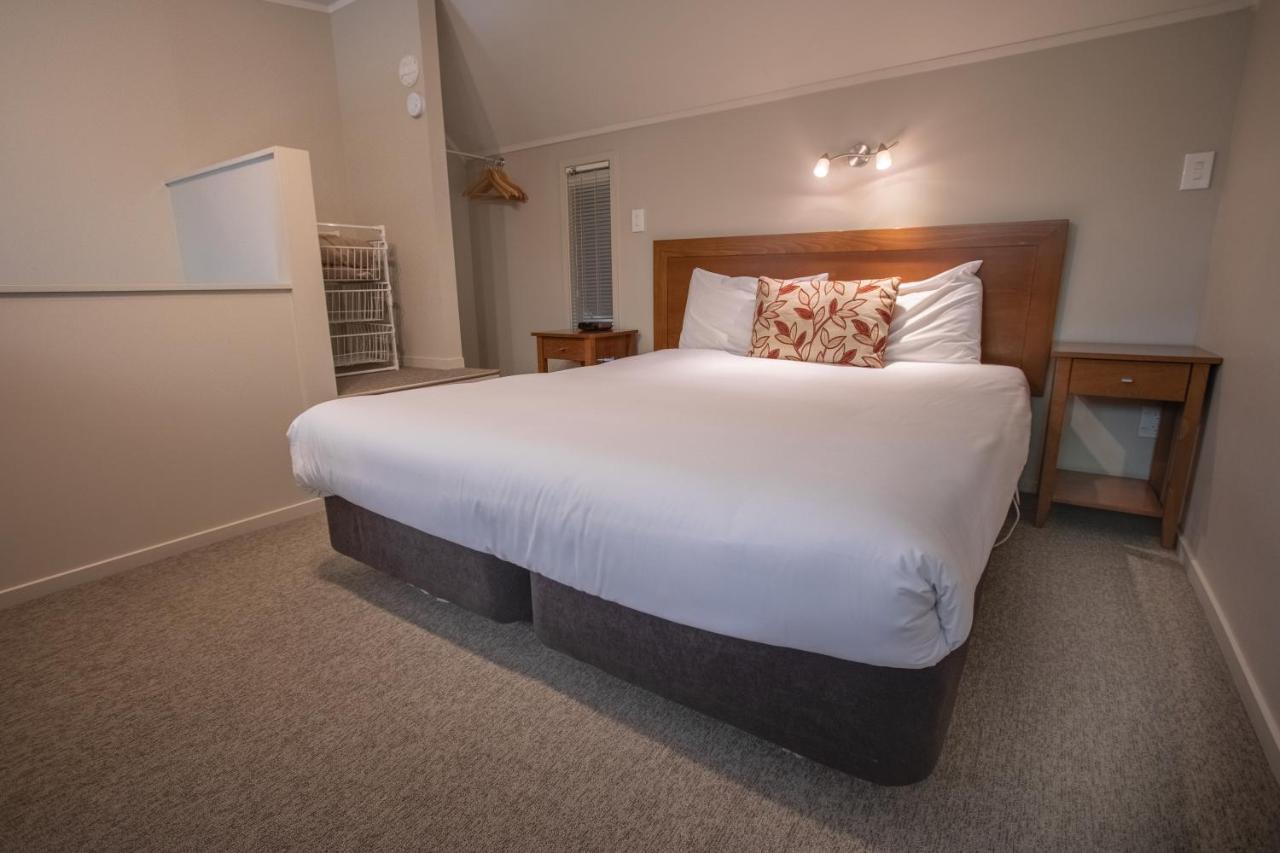 Turangi Leisure Lodge Bagian luar foto