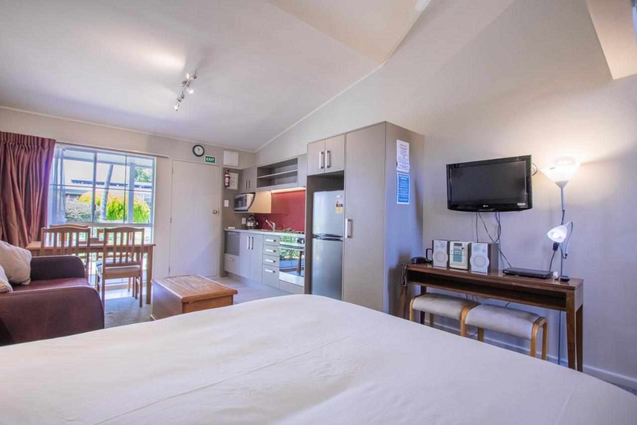 Turangi Leisure Lodge Bagian luar foto