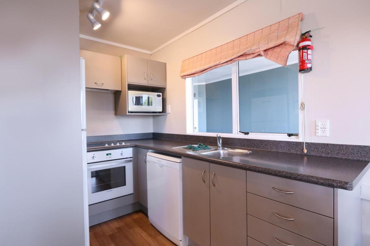 Turangi Leisure Lodge Bagian luar foto