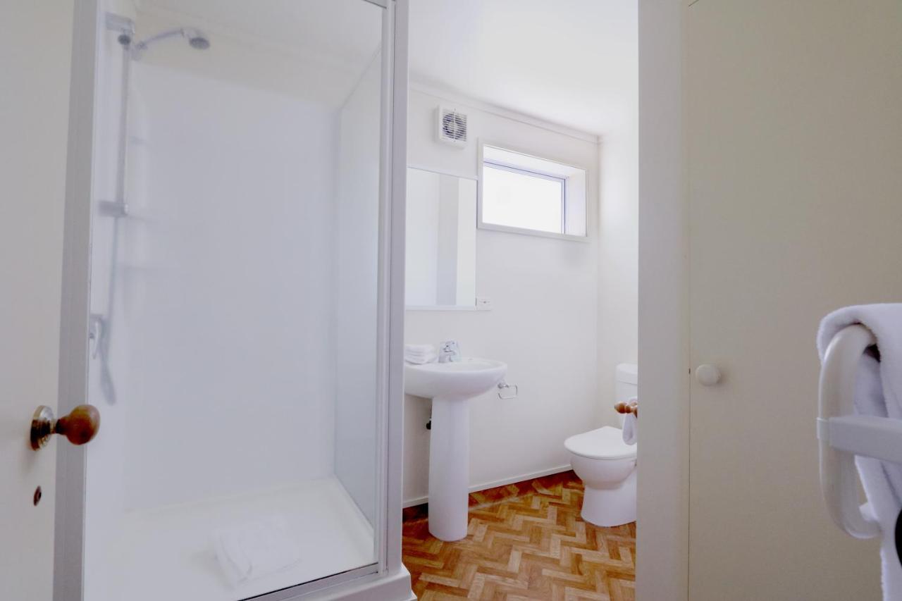 Turangi Leisure Lodge Bagian luar foto