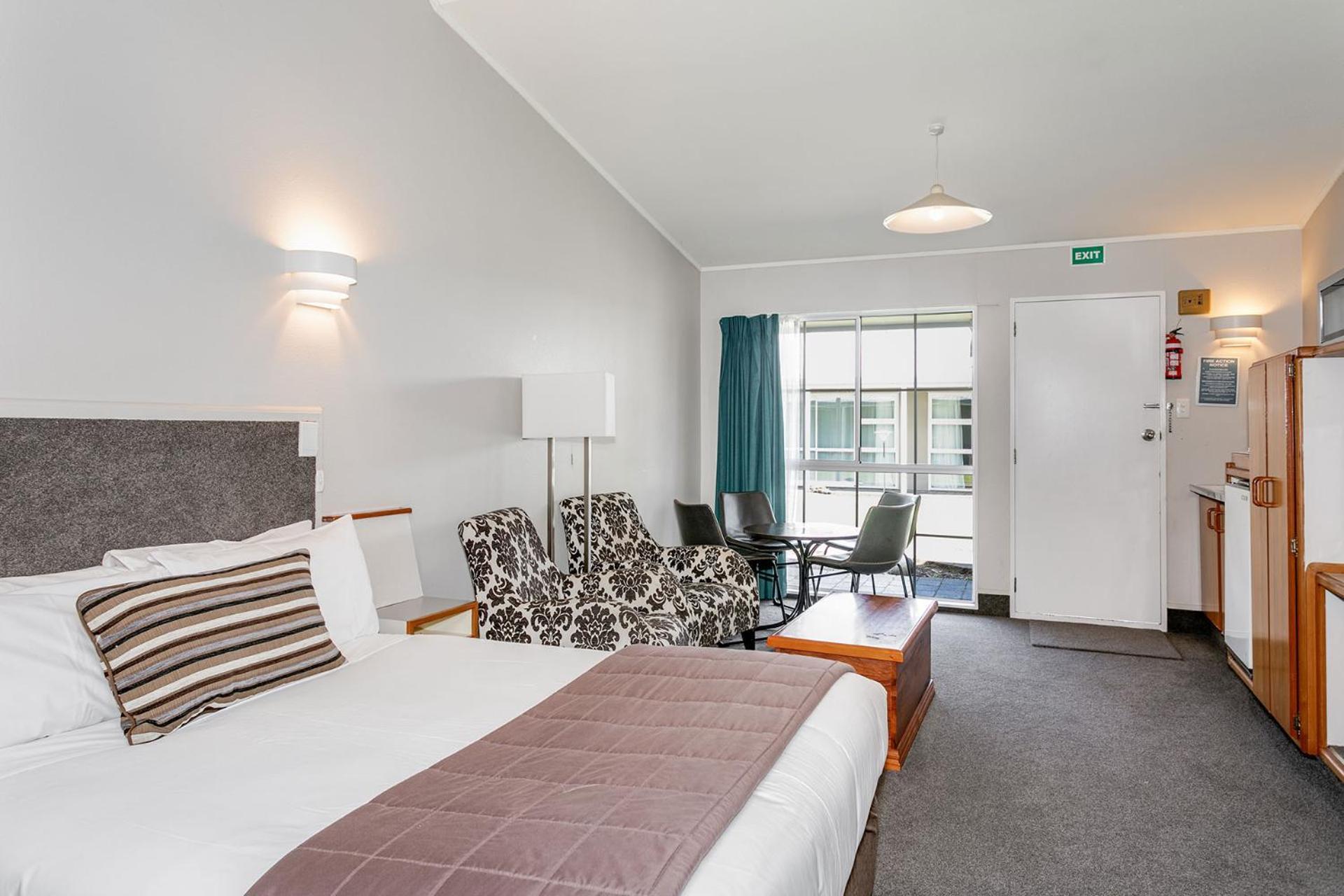 Turangi Leisure Lodge Bagian luar foto